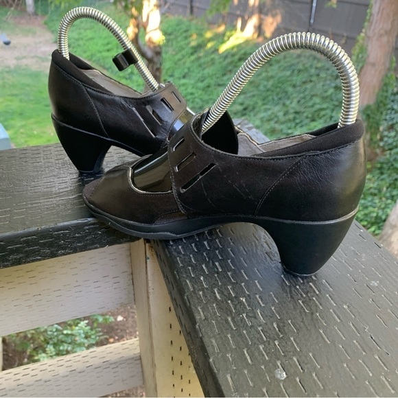 Merrell Women’s‎ Black Cycling Heel Shoes Size 6 - Picture 6 of 8